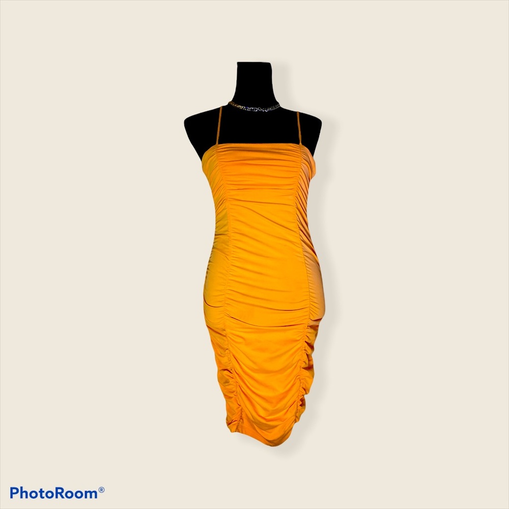 Super Sexy Orange 🍊 Rouched MIDI Dress